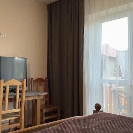 кам'яний двір