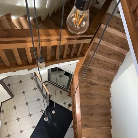 кам'яний двір Hotel