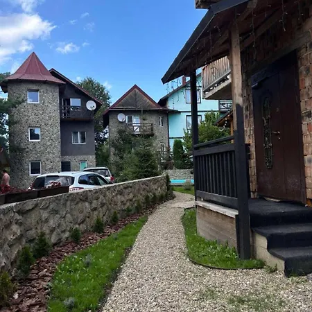 кам'яний двір Hotel