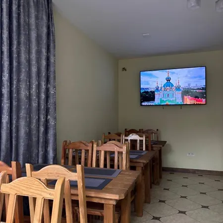 Hotel кам'яний двір