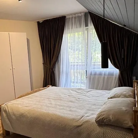 кам'яний двір