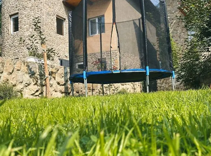 кам'яний двір Hotel *