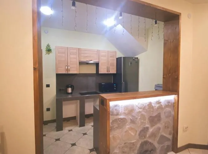 кам'яний двір Hotel *