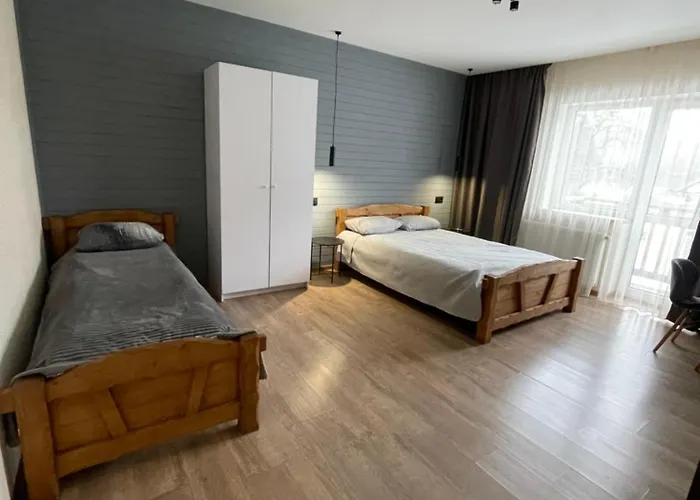 кам'яний двір Hotel