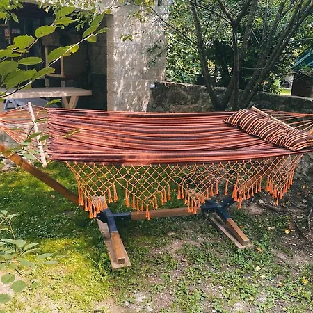 кам'яний двір Hotel *