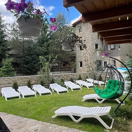 кам'яний двір *