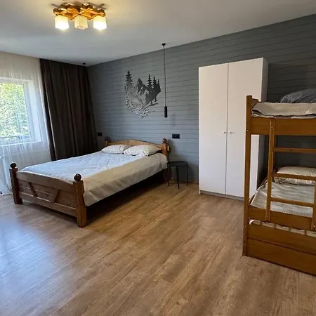 кам'яний двір Hotel *