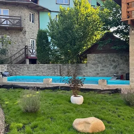 Hotel кам'яний двір Mykulychyn