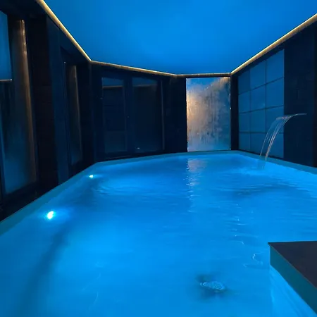 Hotel кам'яний двір